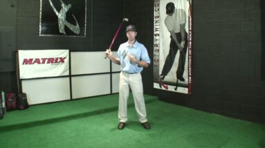 Keep the Right Arm Straight to Make a Full Backswing Turn