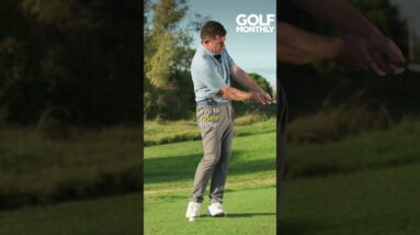 Chip like Matt Fitzpatrick - Cackhanded style  #golf #golftips #golfadvice #mattfitzpatrick