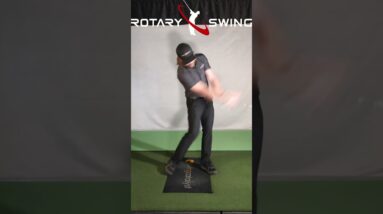 Why #TigerWoods has tape on his middle finger in the golf swing