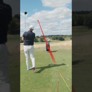How to hit a draw and a fade off the tee! #golftips #golfswing